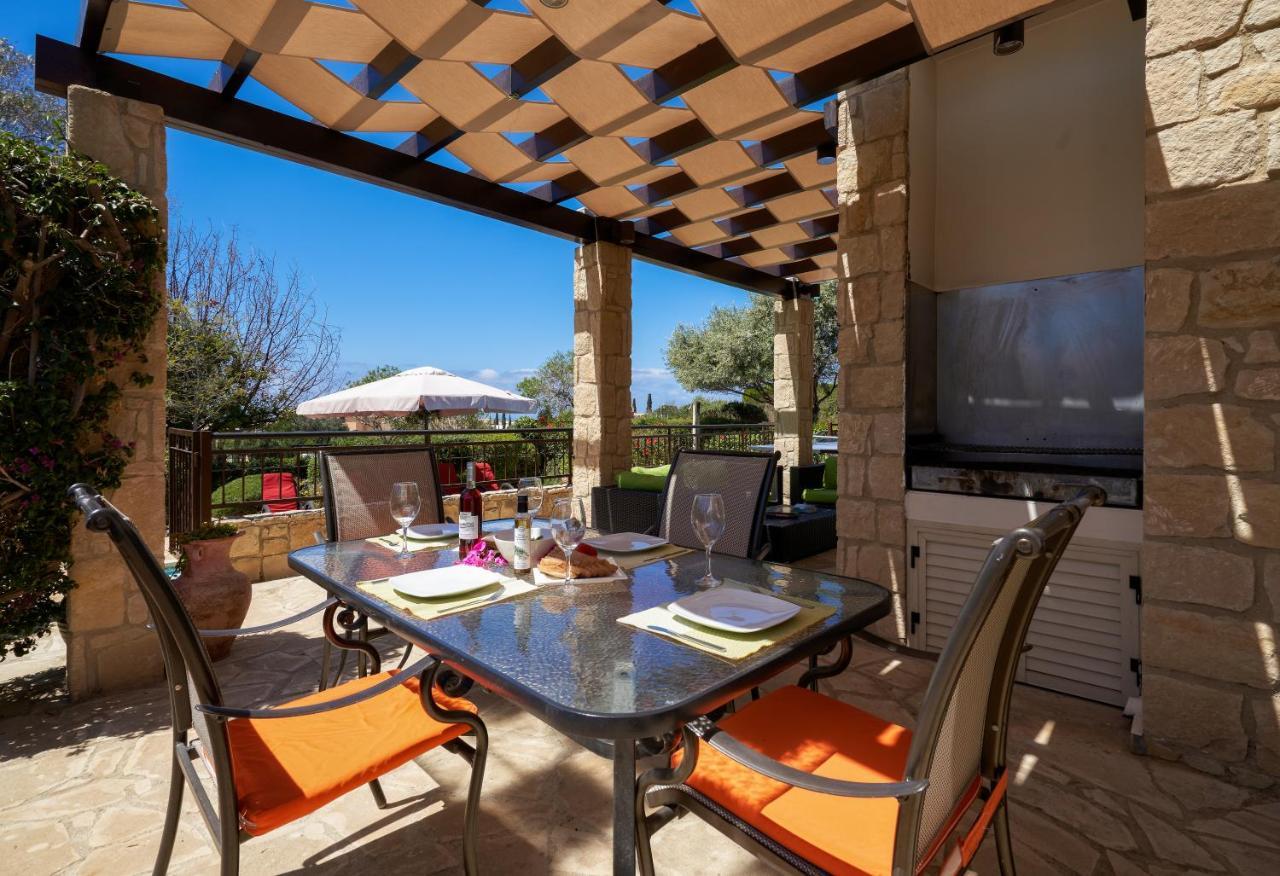 3 Bedroom Villa Madelini With Private Pool, Aphrodite Hills Resort Kouklia Exterior foto
